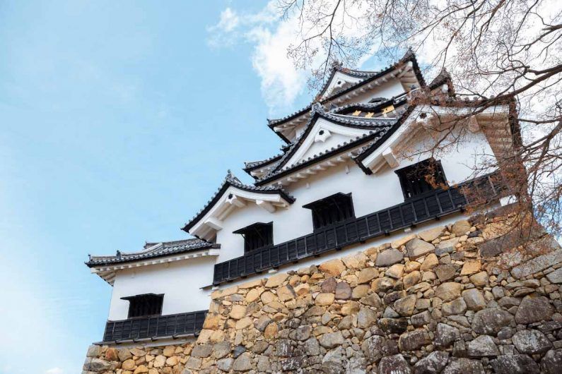 El castillo de hikone, uno de los 5 tesoros nacionales de japón - castillo de hikone 1 Castillo de hikone