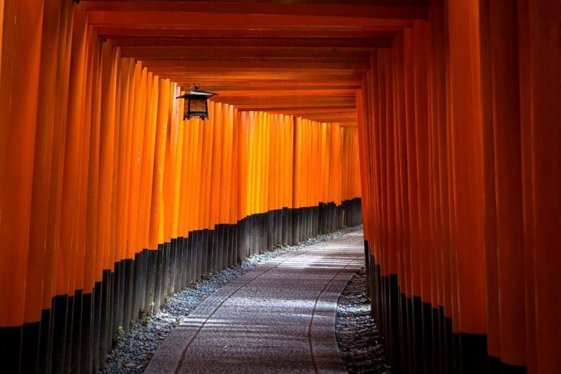 Fushimi inari taisha, el santuario con 10. 000 puertas torii - fushimi inari taisha Santuario fushimi inari taisha en kioto