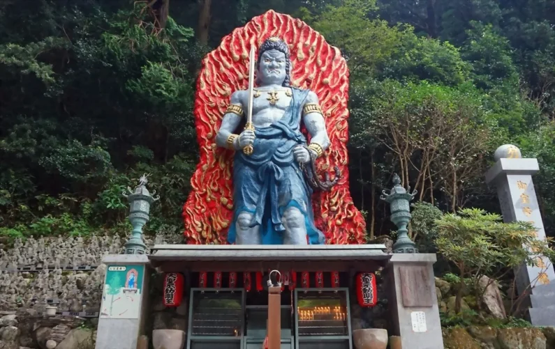 Templo nanzoin en fukuoka y el gran buda - estatua nanzoin Estatua-nanzoin